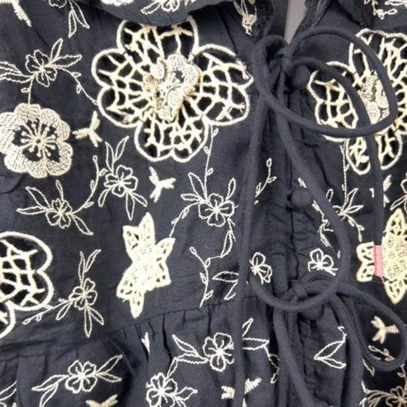 Stunning Anthropologie Ruffled Embroidered Button Up Sleeveless Crop Top Black M - Picture 11 of 11